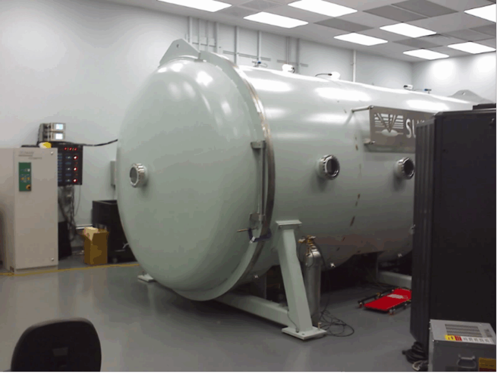 SOC’s 5‑meter roll-to-roll web coating chamber.